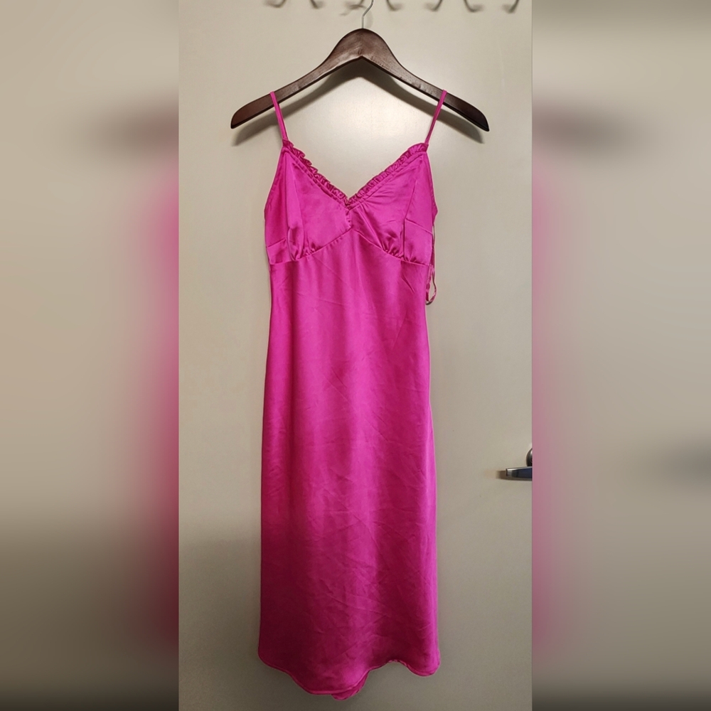 Japra hot pink 100% polyester slip dress with a‎ sweetheart neckline and ruffled